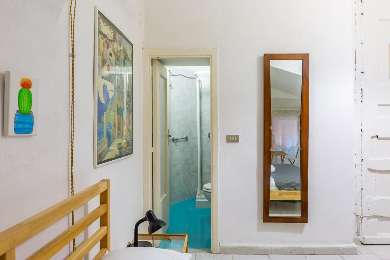 Double Room At Historical Palazzo Spinelli Naples Bilik gambar